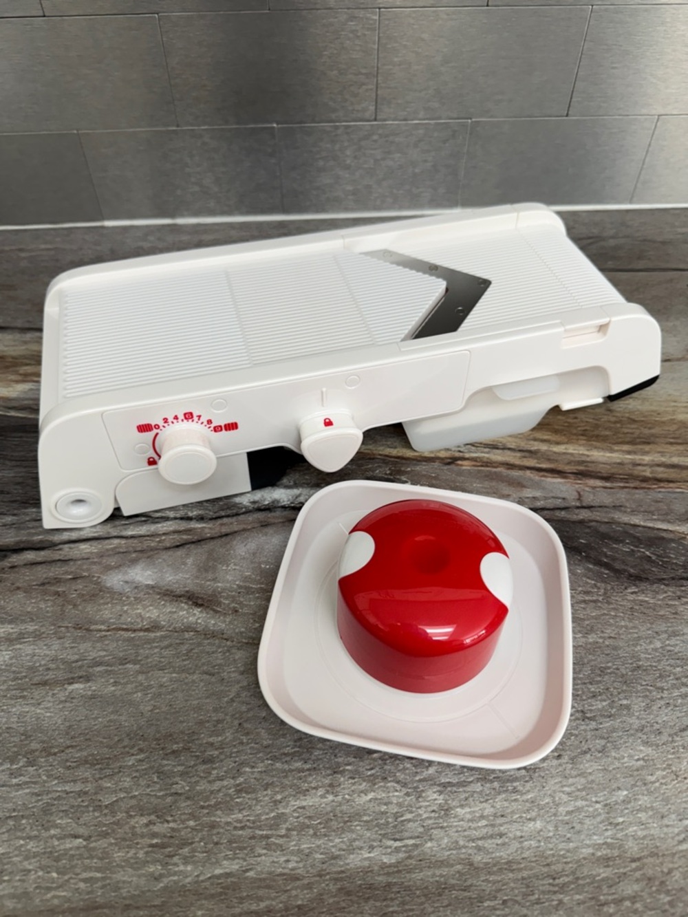 Tupperware Mandolin - Picture 3 of 4